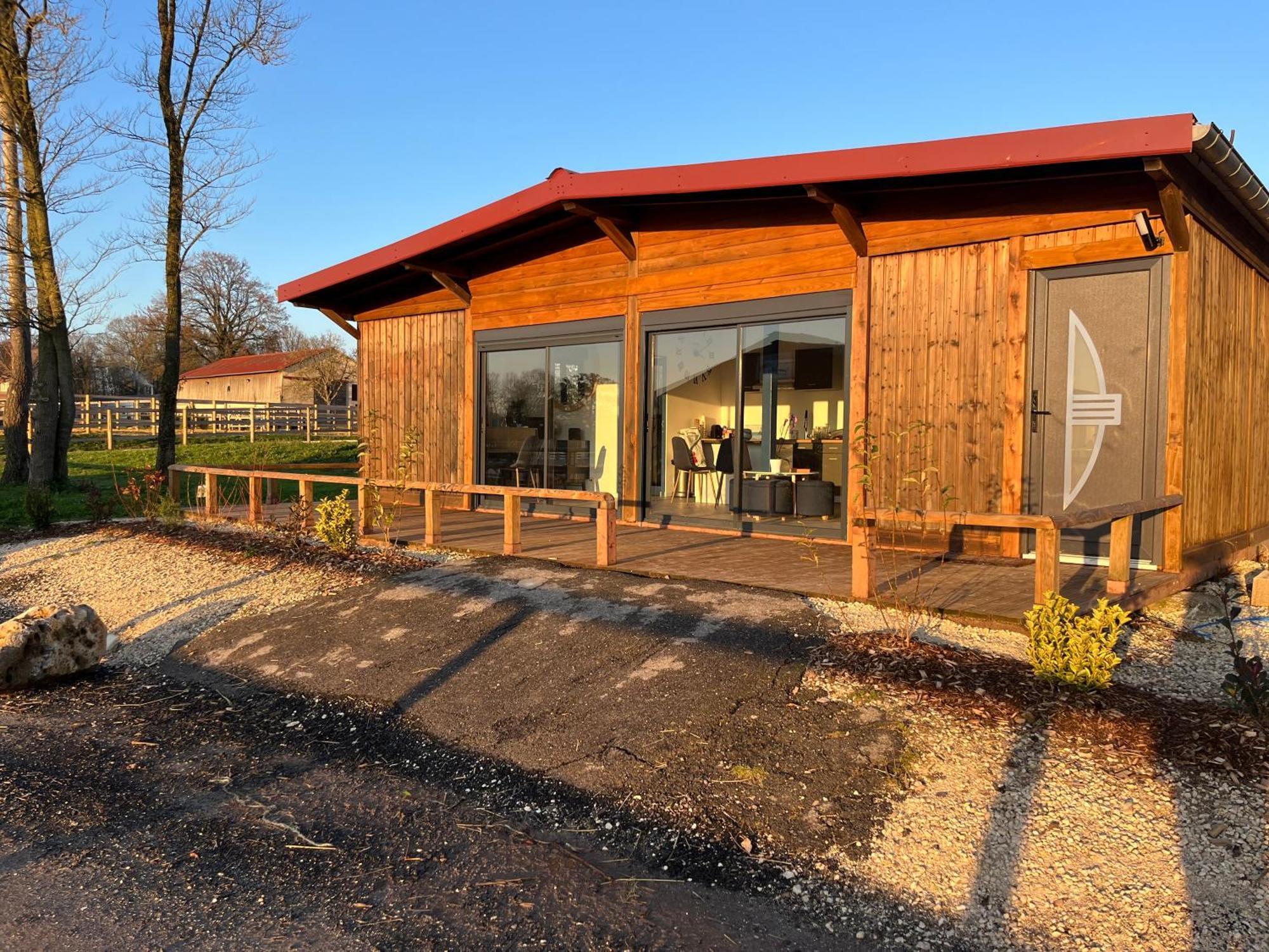 Petit Chalet Au Coeur De La Foret Proche Disney La Houssaye-en-Brie Luaran gambar