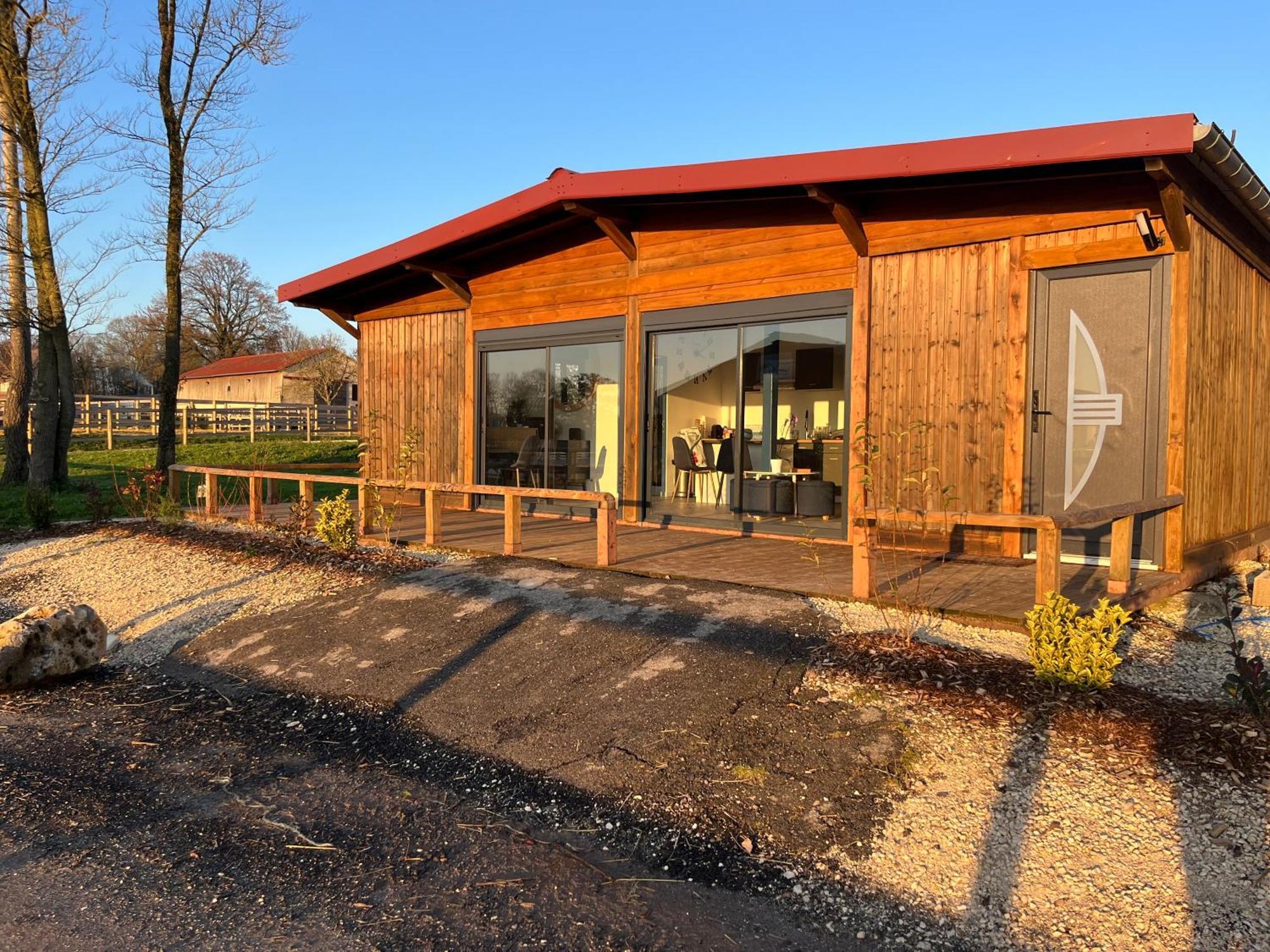 Petit Chalet Au Coeur De La Foret Proche Disney La Houssaye-en-Brie Luaran gambar